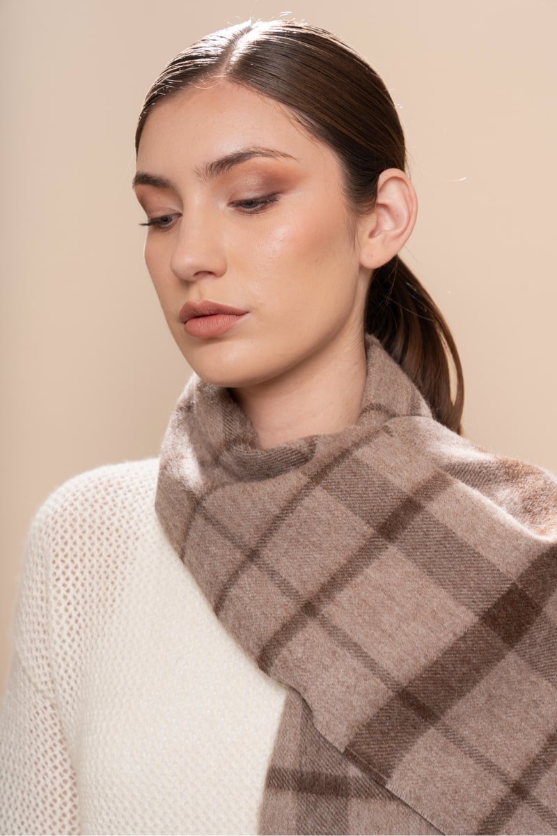 Plaid Scarf – SUYANAANDESLEGACY